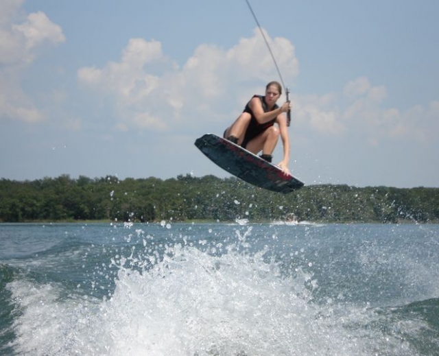  disfruta del wakeboard con amigos 